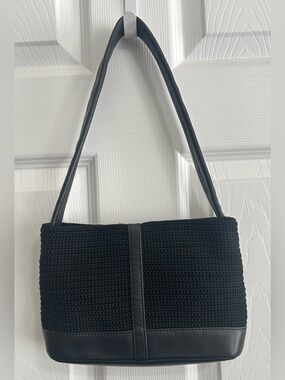 The Sak Tight-weave knit And Leather Black Shoulder bag handbag. Vtg Rare